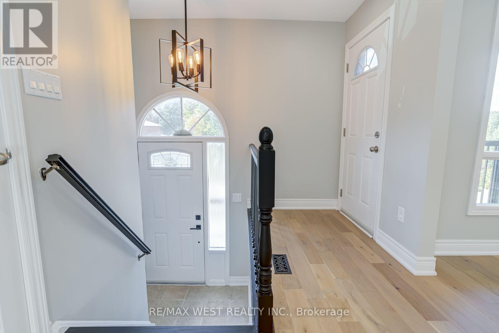 101 Tall Grass Trail, Vaughan, Ontario  L4L 3J3 - Photo 5 - N12934392