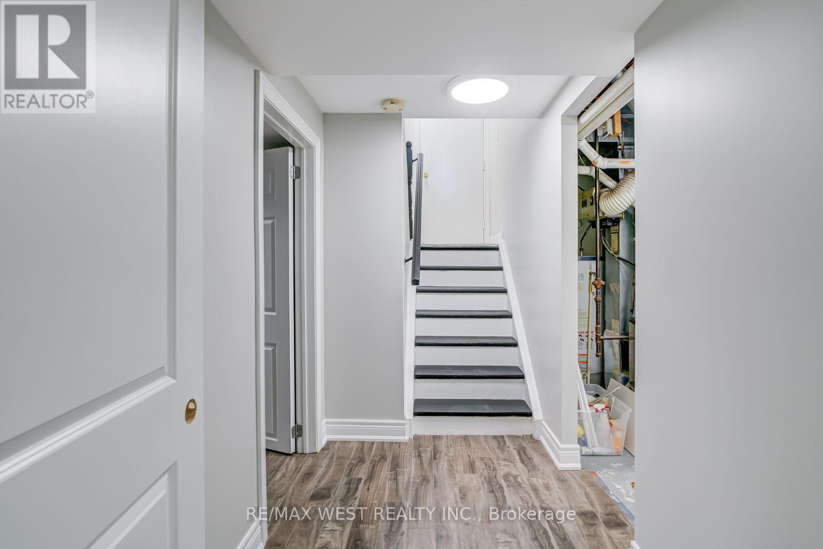 101 Tall Grass Trail, Vaughan, Ontario  L4L 3J3 - Photo 34 - N12934392