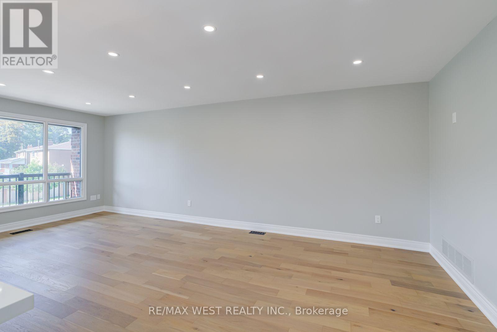 101 Tall Grass Trail, Vaughan, Ontario  L4L 3J3 - Photo 8 - N12934392