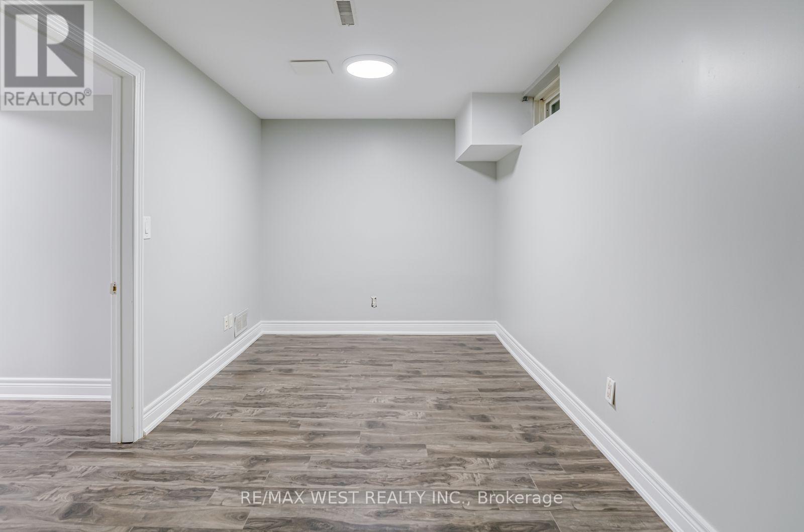 101 Tall Grass Trail, Vaughan, Ontario  L4L 3J3 - Photo 35 - N12934392