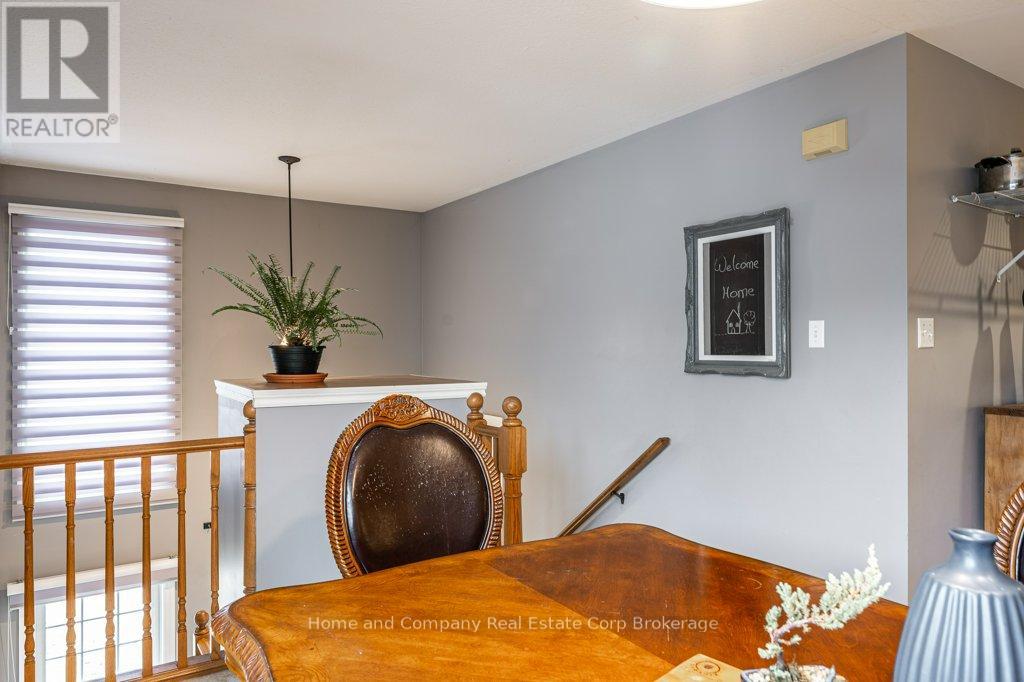 127 Walsh Crescent, Stratford, Ontario  N5A 7X7 - Photo 11 - X12934540