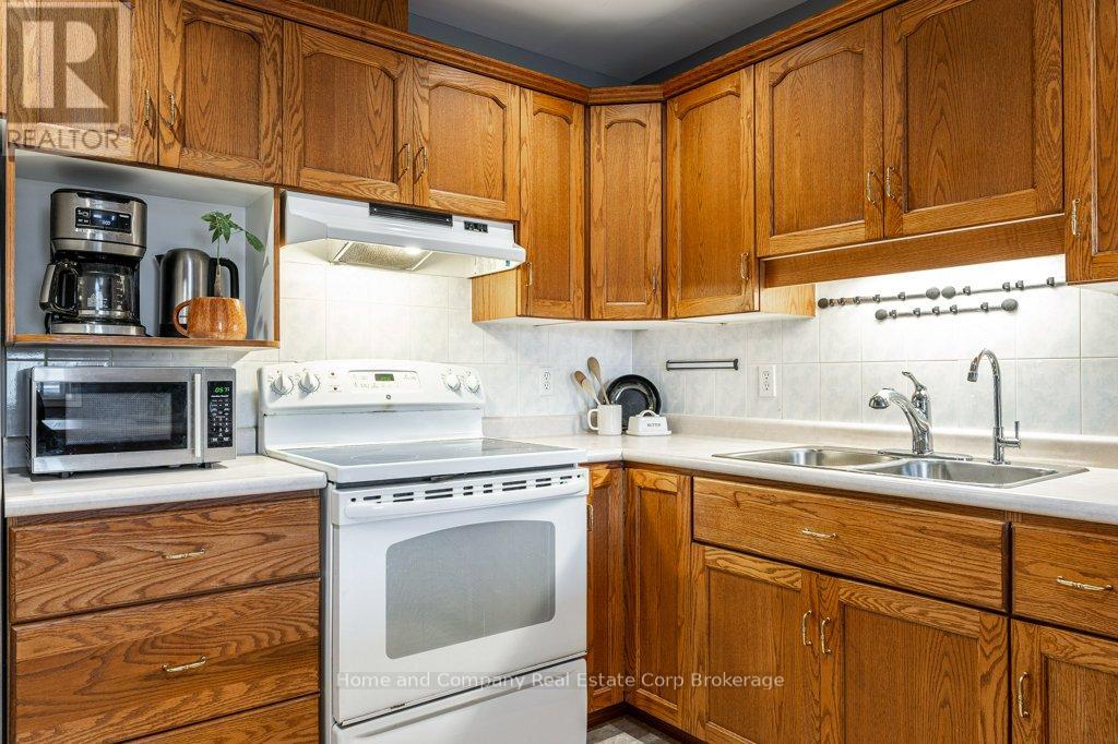 127 Walsh Crescent, Stratford, Ontario  N5A 7X7 - Photo 13 - X12934540