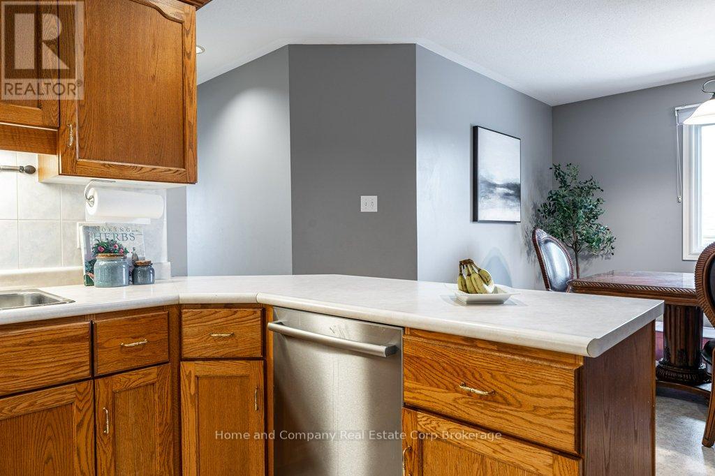 127 Walsh Crescent, Stratford, Ontario  N5A 7X7 - Photo 14 - X12934540