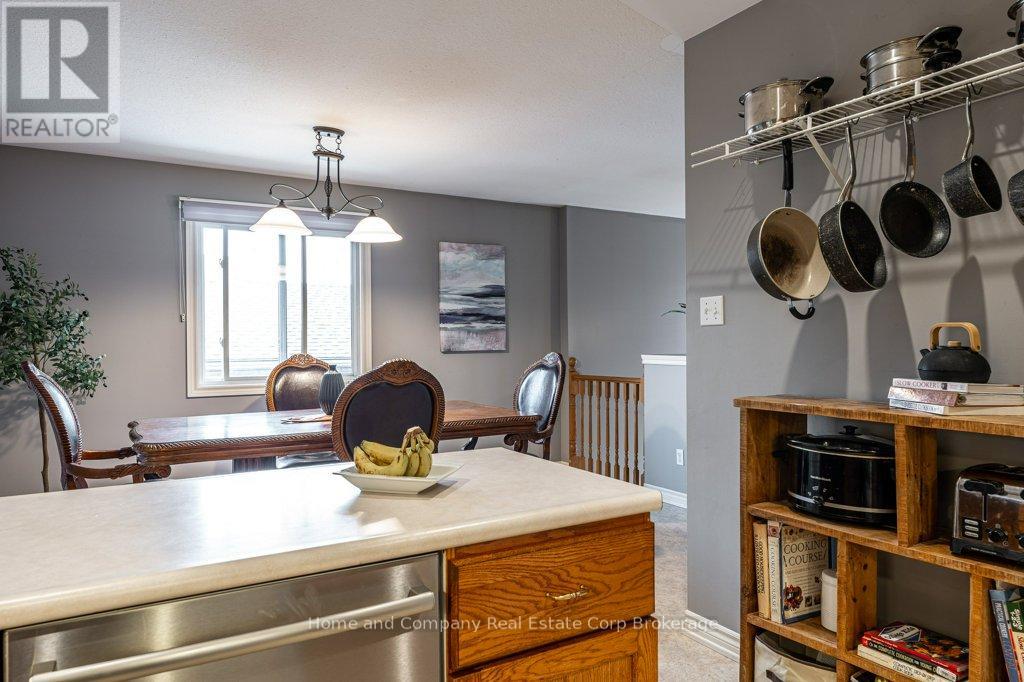 127 Walsh Crescent, Stratford, Ontario  N5A 7X7 - Photo 15 - X12934540