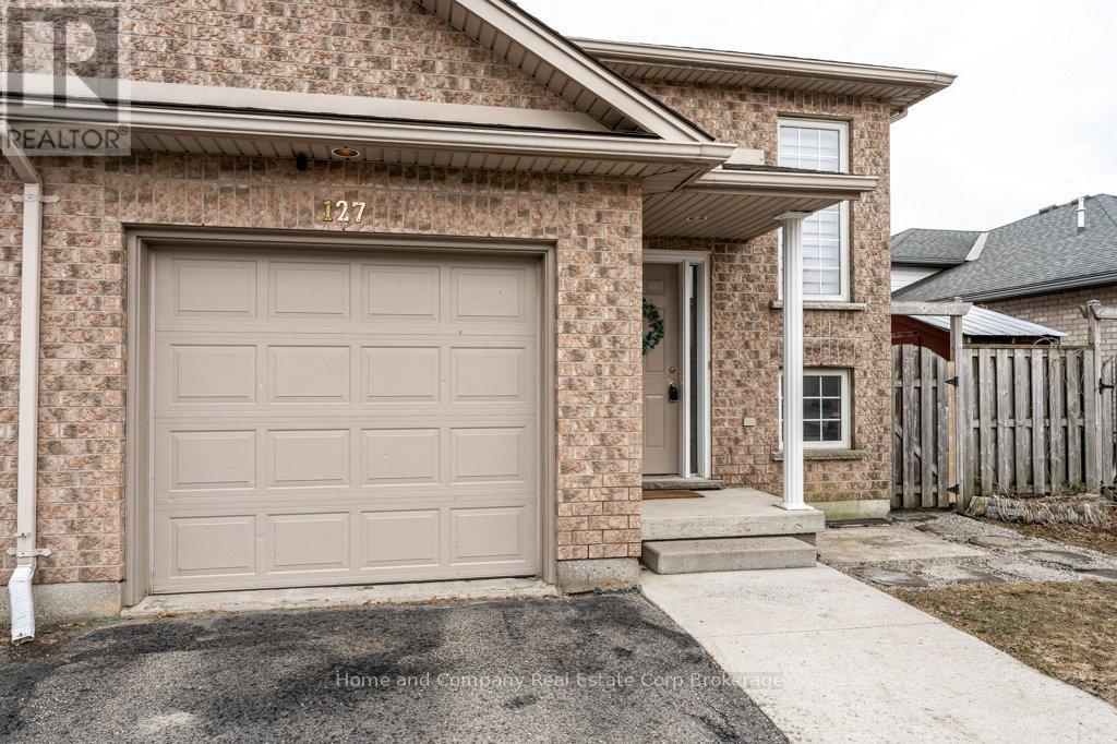 127 Walsh Crescent, Stratford, Ontario  N5A 7X7 - Photo 3 - X12934540
