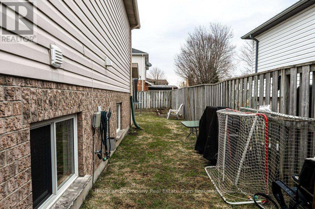 127 Walsh Crescent, Stratford, Ontario  N5A 7X7 - Photo 36 - X12934540