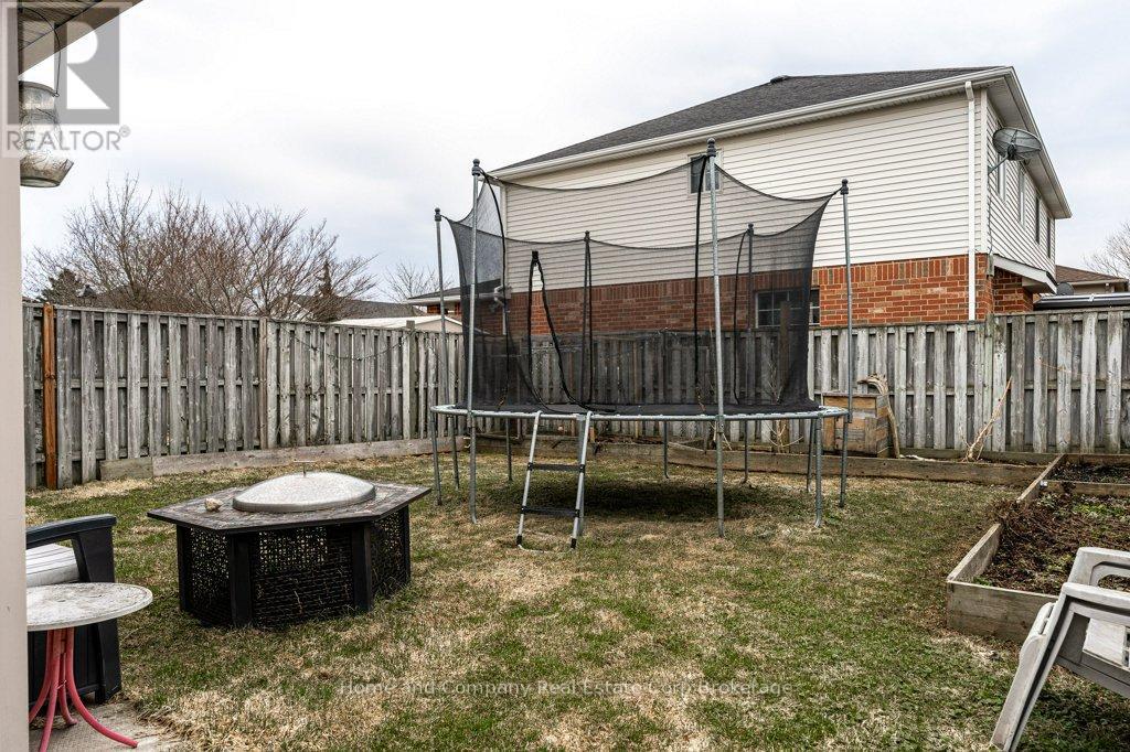 127 Walsh Crescent, Stratford, Ontario  N5A 7X7 - Photo 37 - X12934540