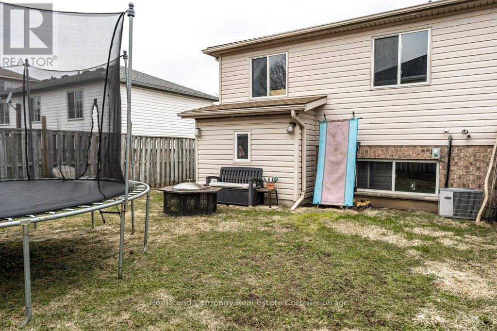 127 Walsh Crescent, Stratford, Ontario  N5A 7X7 - Photo 39 - X12934540