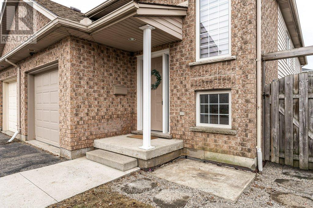 127 Walsh Crescent, Stratford, Ontario  N5A 7X7 - Photo 4 - X12934540