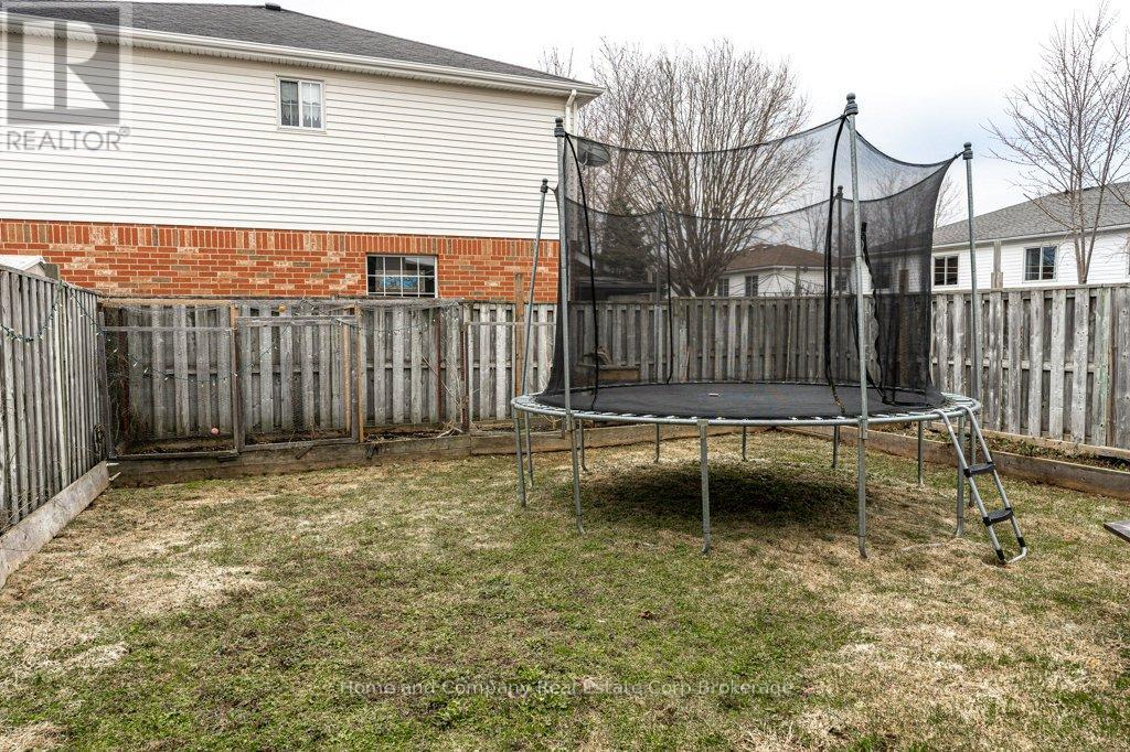 127 Walsh Crescent, Stratford, Ontario  N5A 7X7 - Photo 40 - X12934540