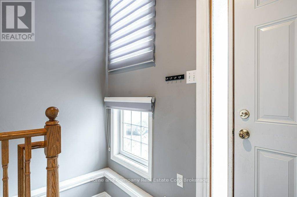 127 Walsh Crescent, Stratford, Ontario  N5A 7X7 - Photo 6 - X12934540