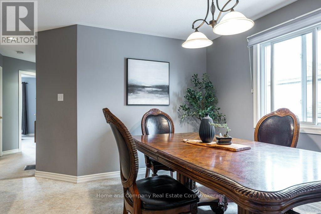 127 Walsh Crescent, Stratford, Ontario  N5A 7X7 - Photo 7 - X12934540