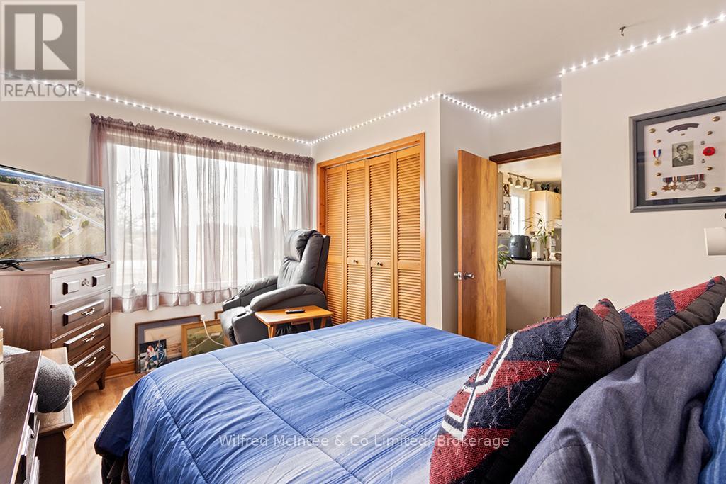 401395 Grey Rd 4, West Grey, Ontario  N4N 3B8 - Photo 14 - X12934582