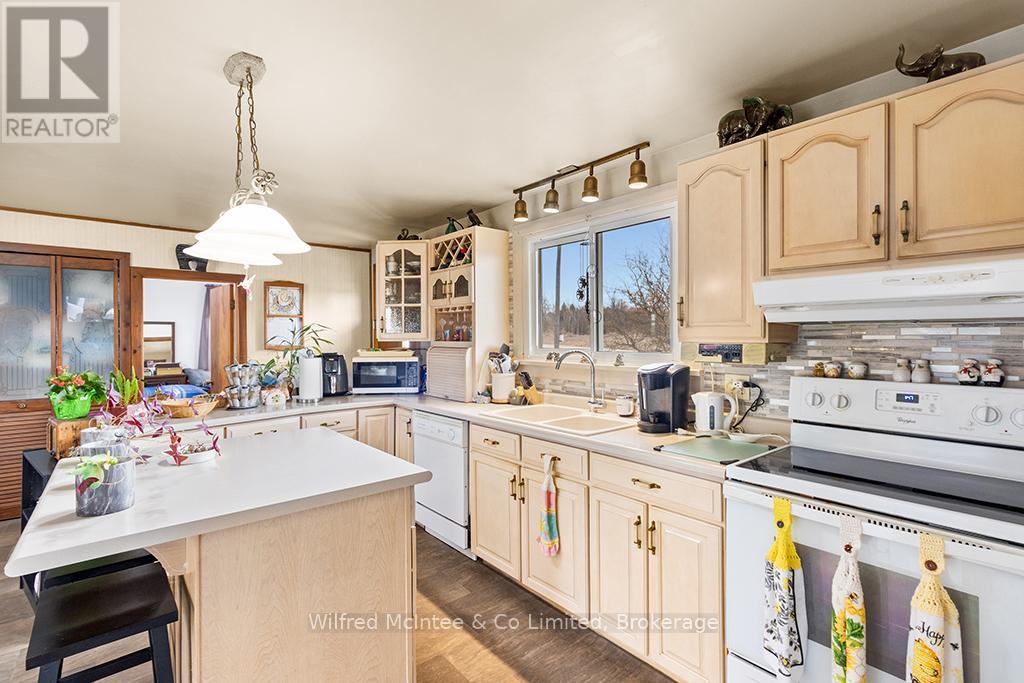 401395 Grey Rd 4, West Grey, Ontario  N4N 3B8 - Photo 8 - X12934582