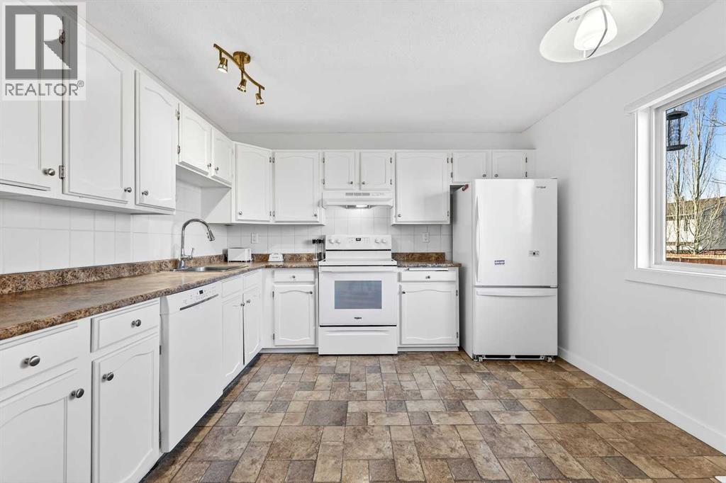 95 Woodglen Grove Sw, Calgary, Alberta  T2W 4J9 - Photo 21 - A2294678