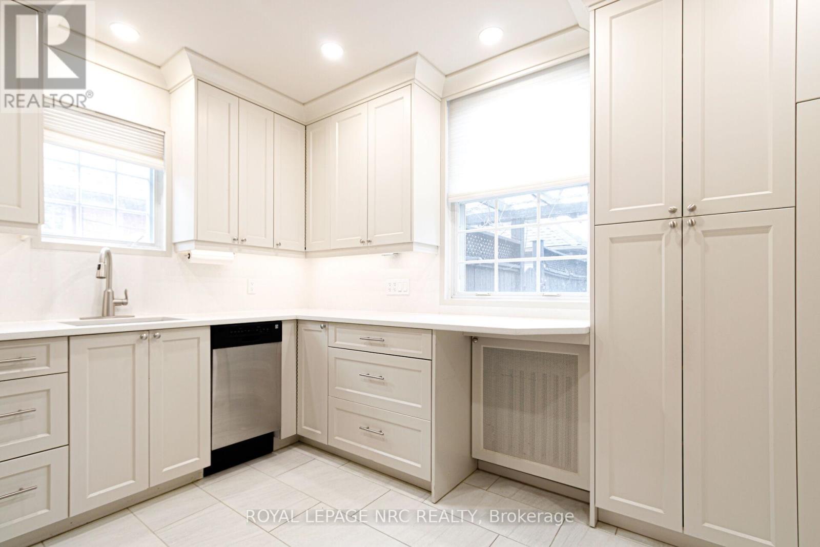 15 South Drive S, St. Catharines, Ontario  L2R 4T9 - Photo 6 - X12934542