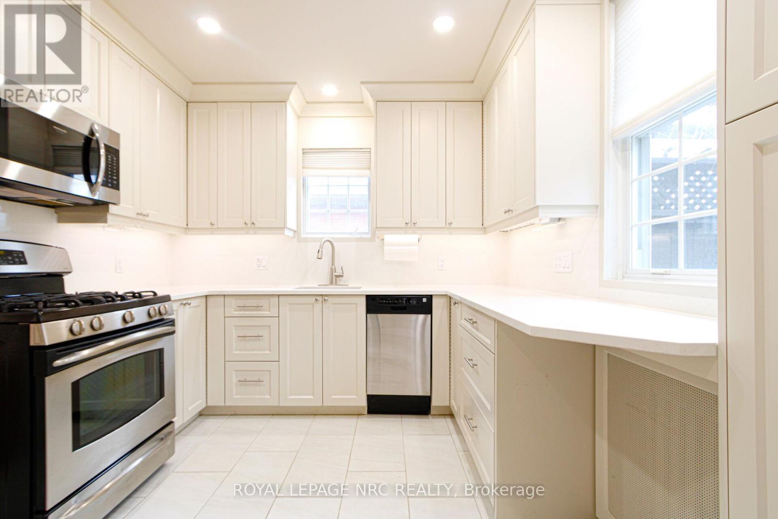 15 South Drive S, St. Catharines, Ontario  L2R 4T9 - Photo 7 - X12934542