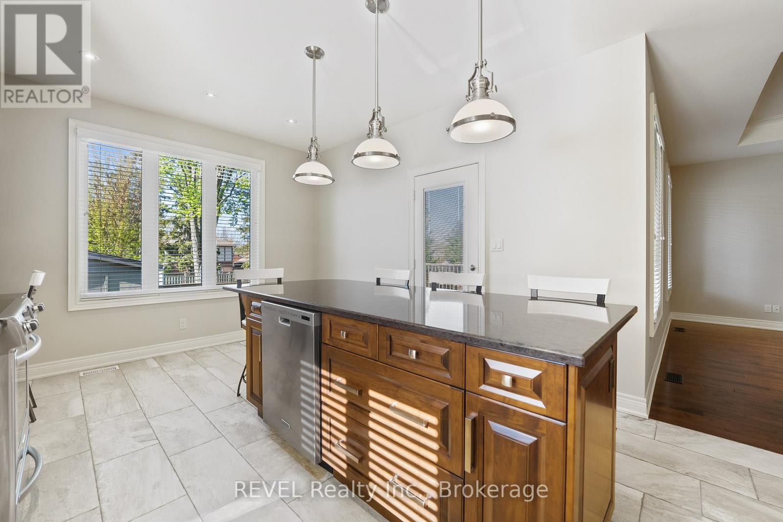 39 Hurricane Road, Pelham, Ontario  L0S 1E3 - Photo 18 - X12934634