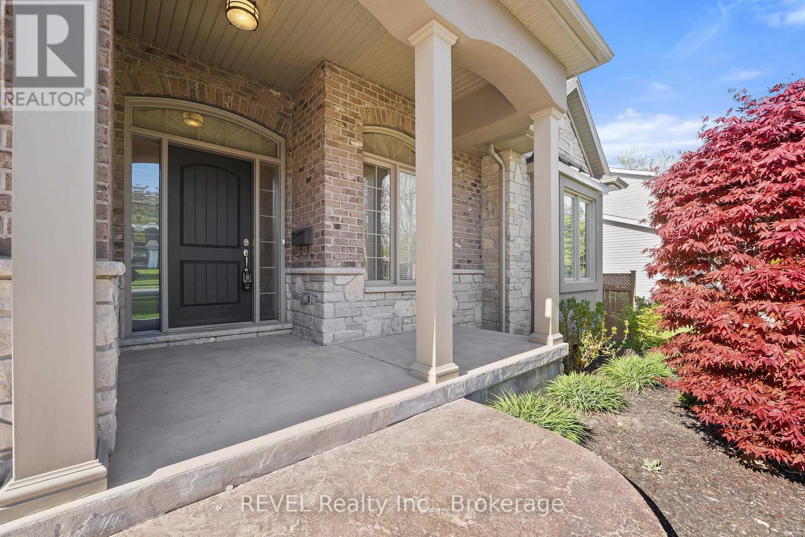 39 Hurricane Road, Pelham, Ontario  L0S 1E3 - Photo 3 - X12934634