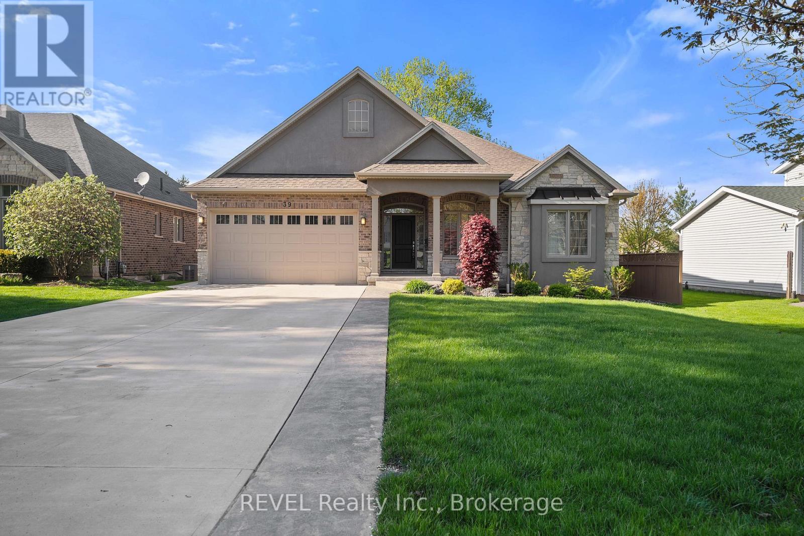 39 Hurricane Road, Pelham, Ontario  L0S 1E3 - Photo 46 - X12934634