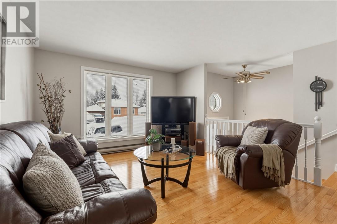 4632 Serenna Drive, Hanmer, Ontario  P3P 1G3 - Photo 3 - 2126941