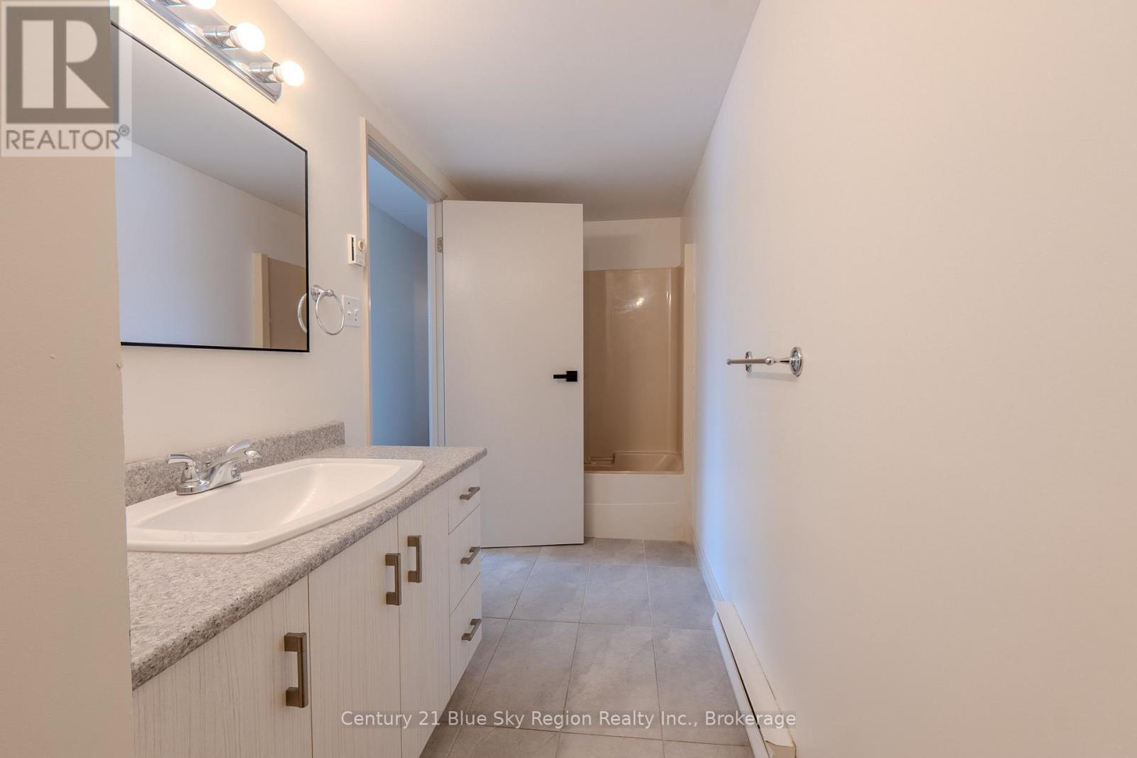 502 - 955 Stockdale Road, North Bay, Ontario  P1B 9G3 - Photo 21 - X12934618