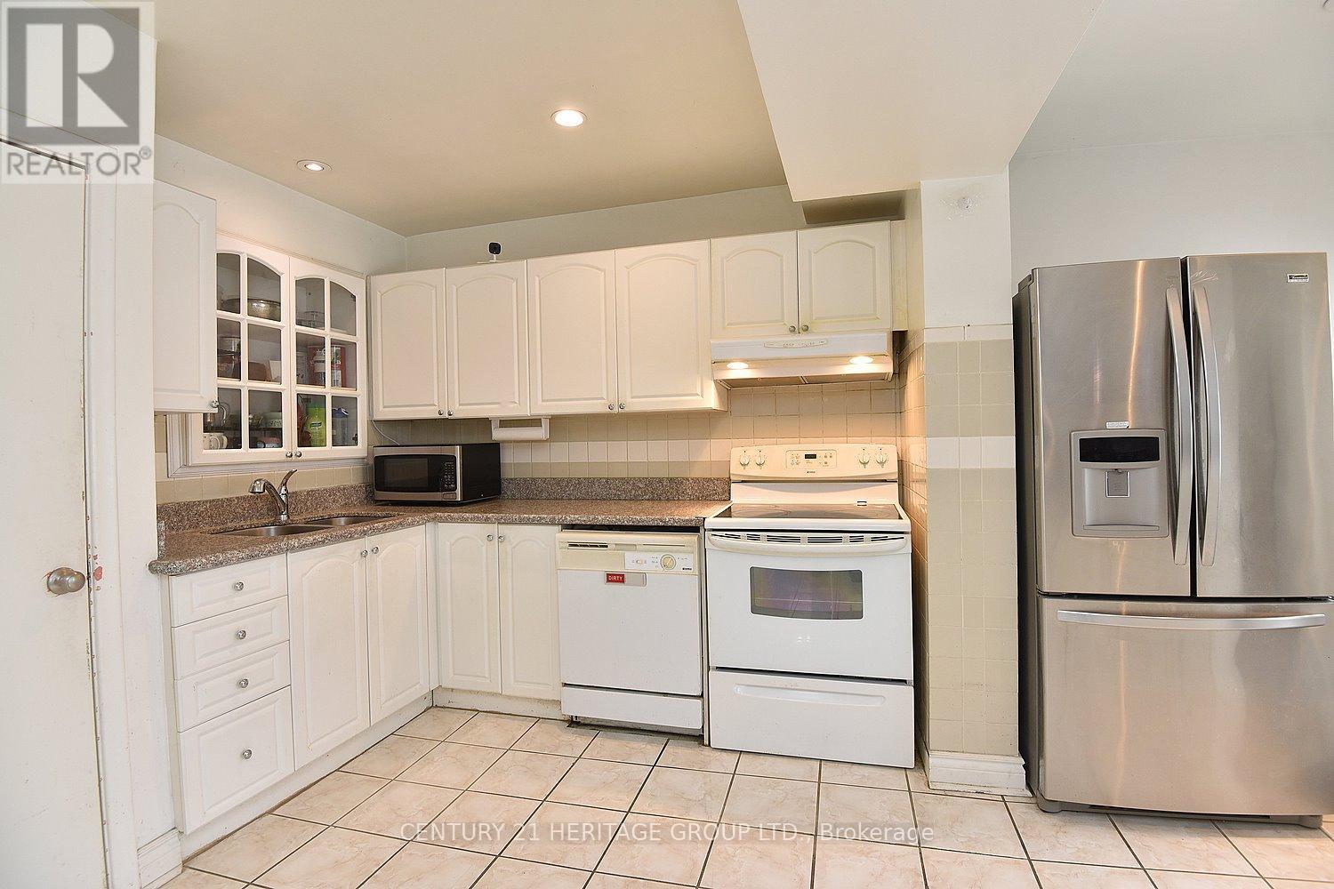 1022 Willowdale Avenue, Toronto (Newtonbrook East), Ontario  M2M 3E1 - Photo 11 - C12934590