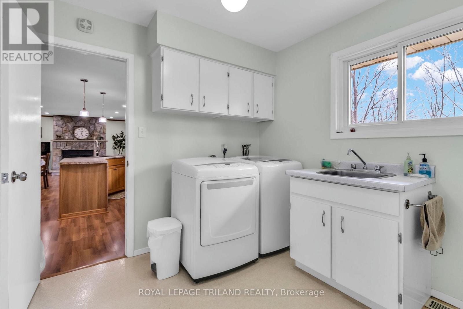 370 Station Street, North Middlesex, Ontario  N0M 2K0 - Photo 34 - X12934662