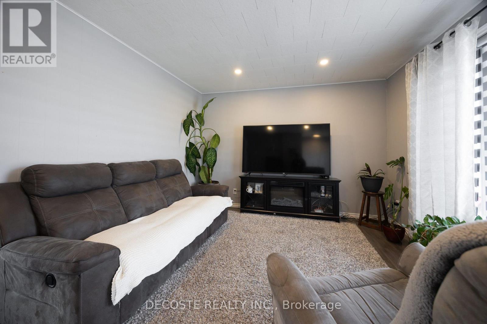 4213 Lancaster Street, South Glengarry, Ontario  K0C 1L0 - Photo 4 - X12934704