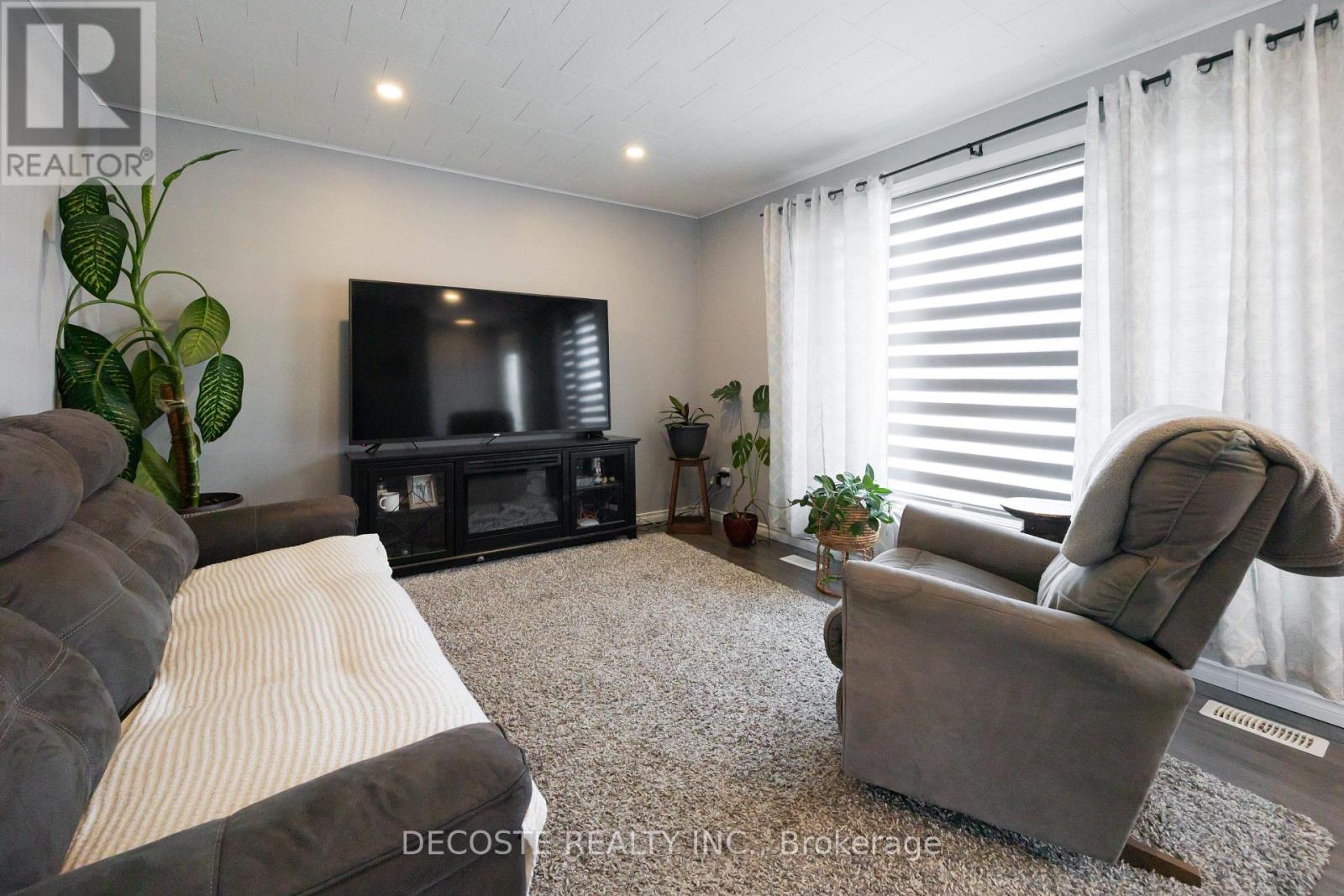 4213 Lancaster Street, South Glengarry, Ontario  K0C 1L0 - Photo 5 - X12934704