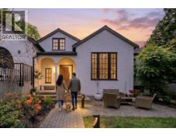 <div class="price">$1,599,800</div> 2502 W 33rd Avenue, Vancouver<br><div style="margin-bottom:8px;"><small>Royal LePage Sussex</small></div><div class='bed_bath'>2 Bed | 3 Bath</div>