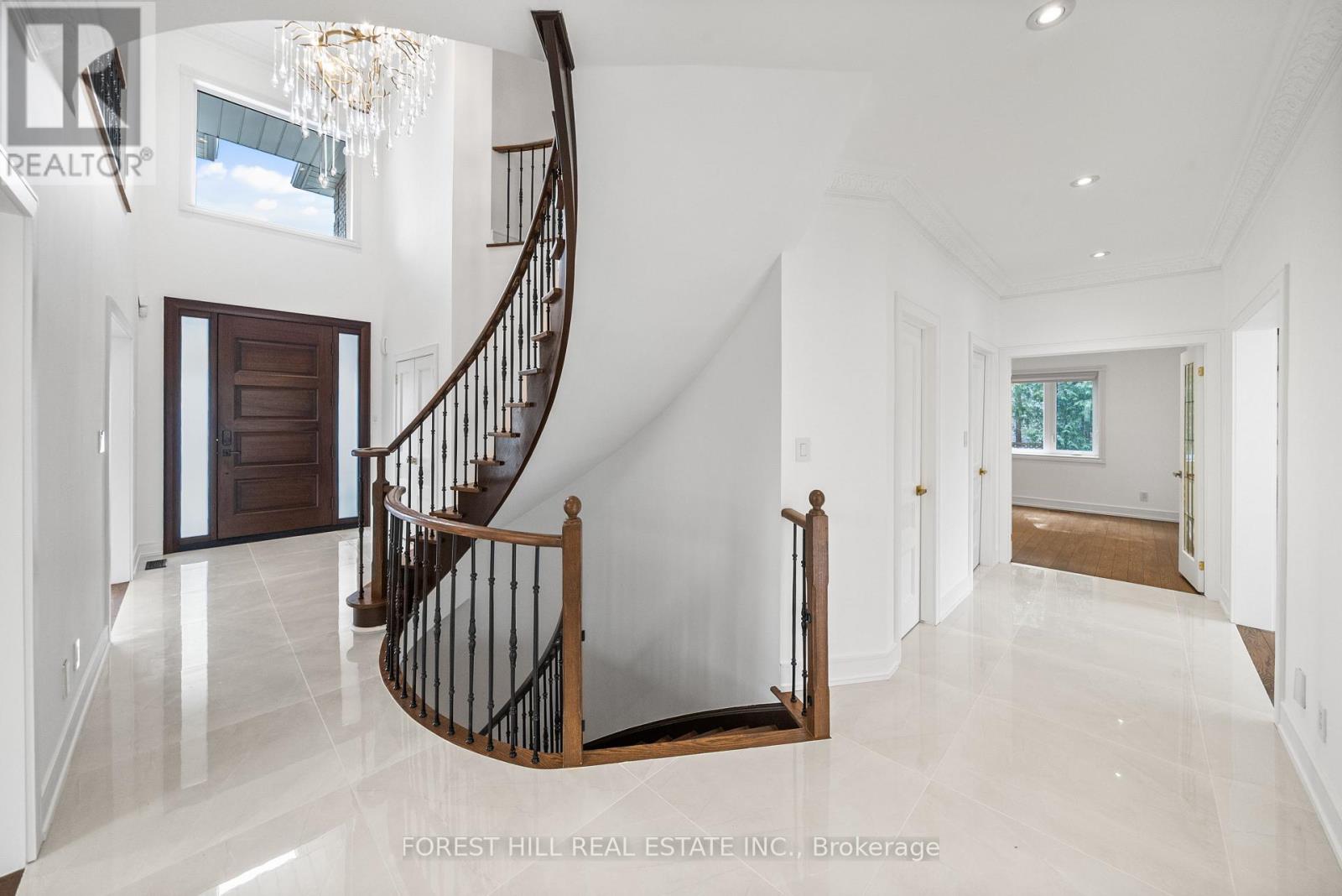 12 Fisico Court, Richmond Hill, Ontario  L4B 3Z2 - Photo 3 - N12934558