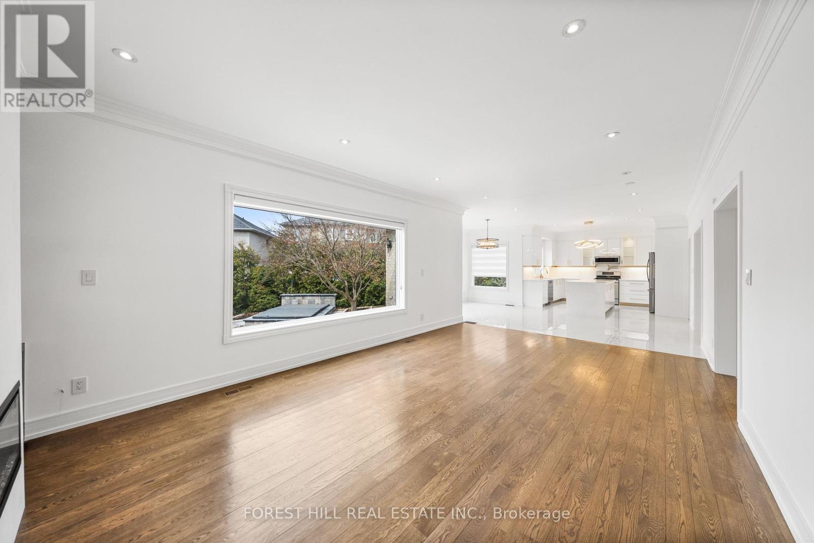 12 Fisico Court, Richmond Hill, Ontario  L4B 3Z2 - Photo 7 - N12934558