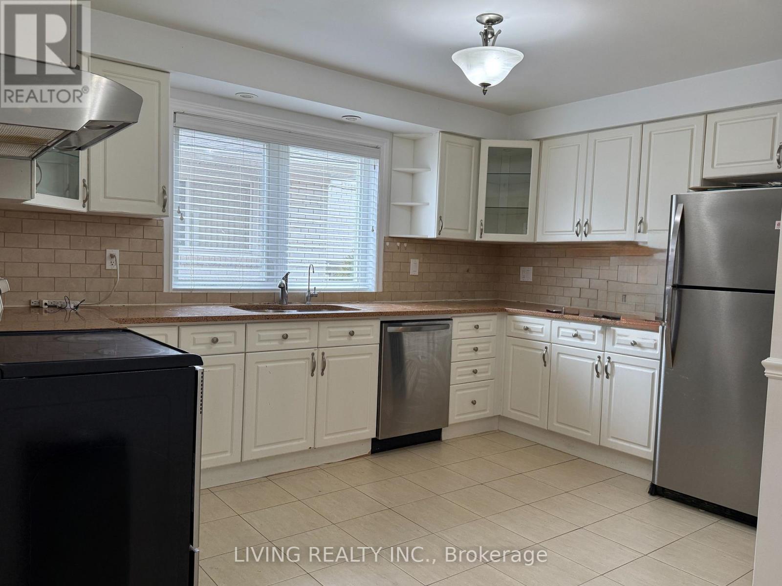 156 Fitzgerald Avenue, Markham, Ontario  L3R 1R6 - Photo 7 - N12934594