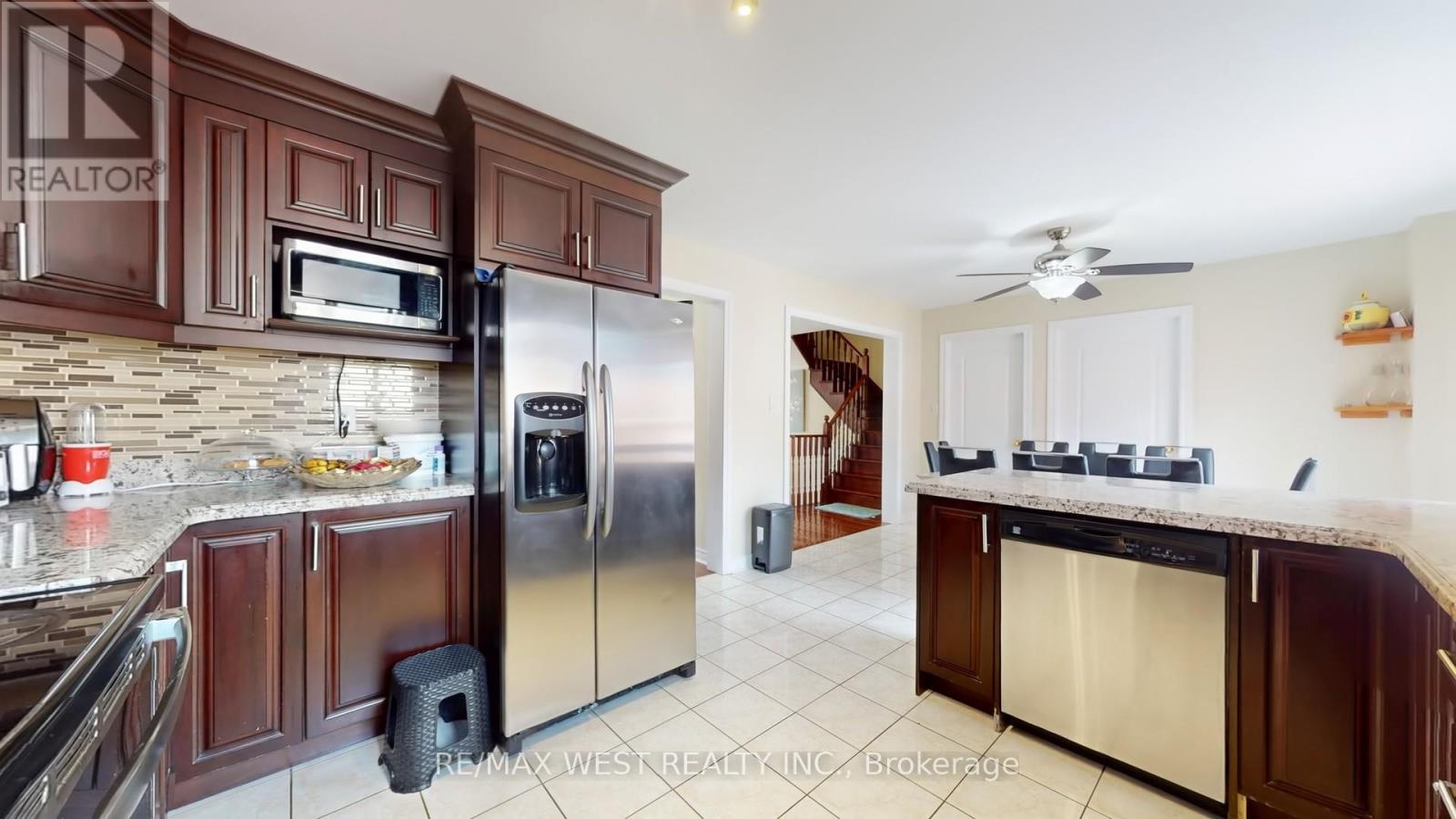 247 Knapton Drive, Newmarket, Ontario  L3X 3B7 - Photo 13 - N12934710