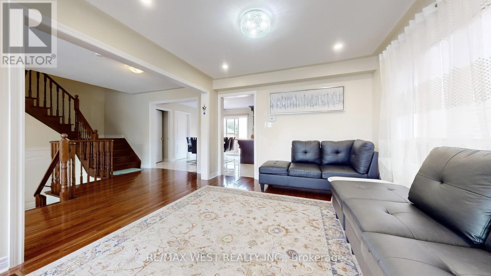 247 Knapton Drive, Newmarket, Ontario  L3X 3B7 - Photo 8 - N12934710