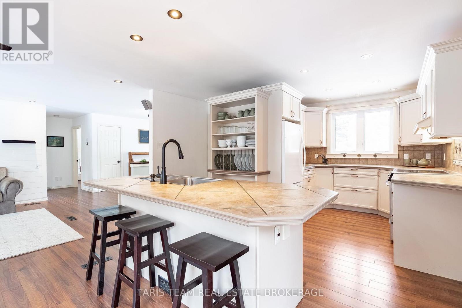 1520 Rosemount Road, Tay, Ontario  L0K 2C0 - Photo 7 - S12934686