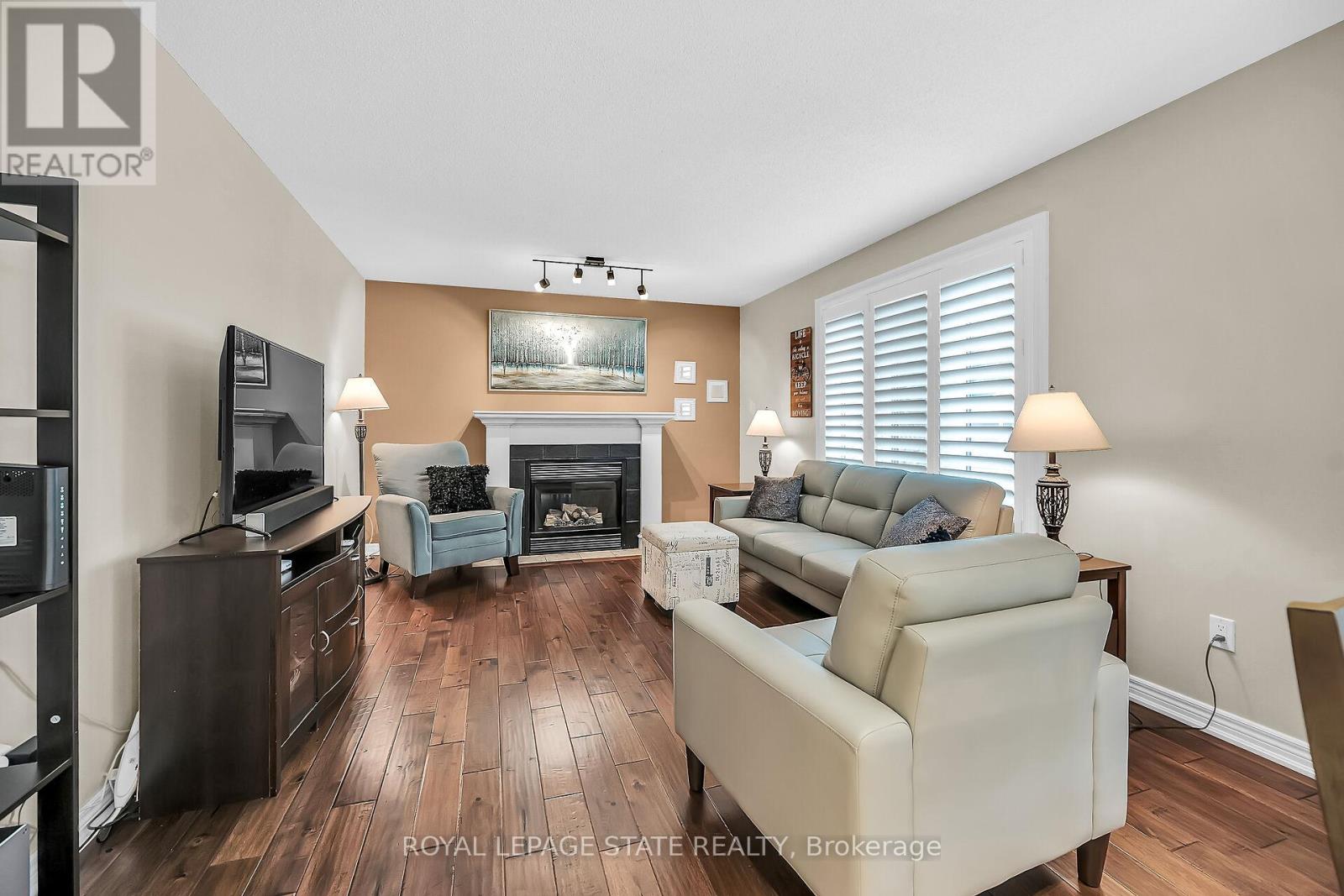 2371 Pathfinder Drive, Burlington, Ontario  L7L 6N8 - Photo 14 - W12934532