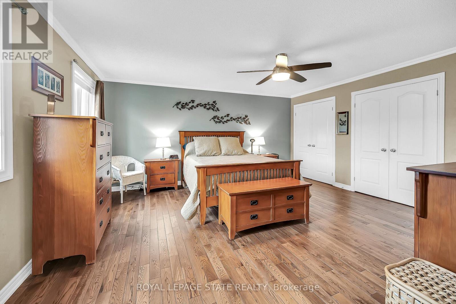 2371 Pathfinder Drive, Burlington, Ontario  L7L 6N8 - Photo 21 - W12934532