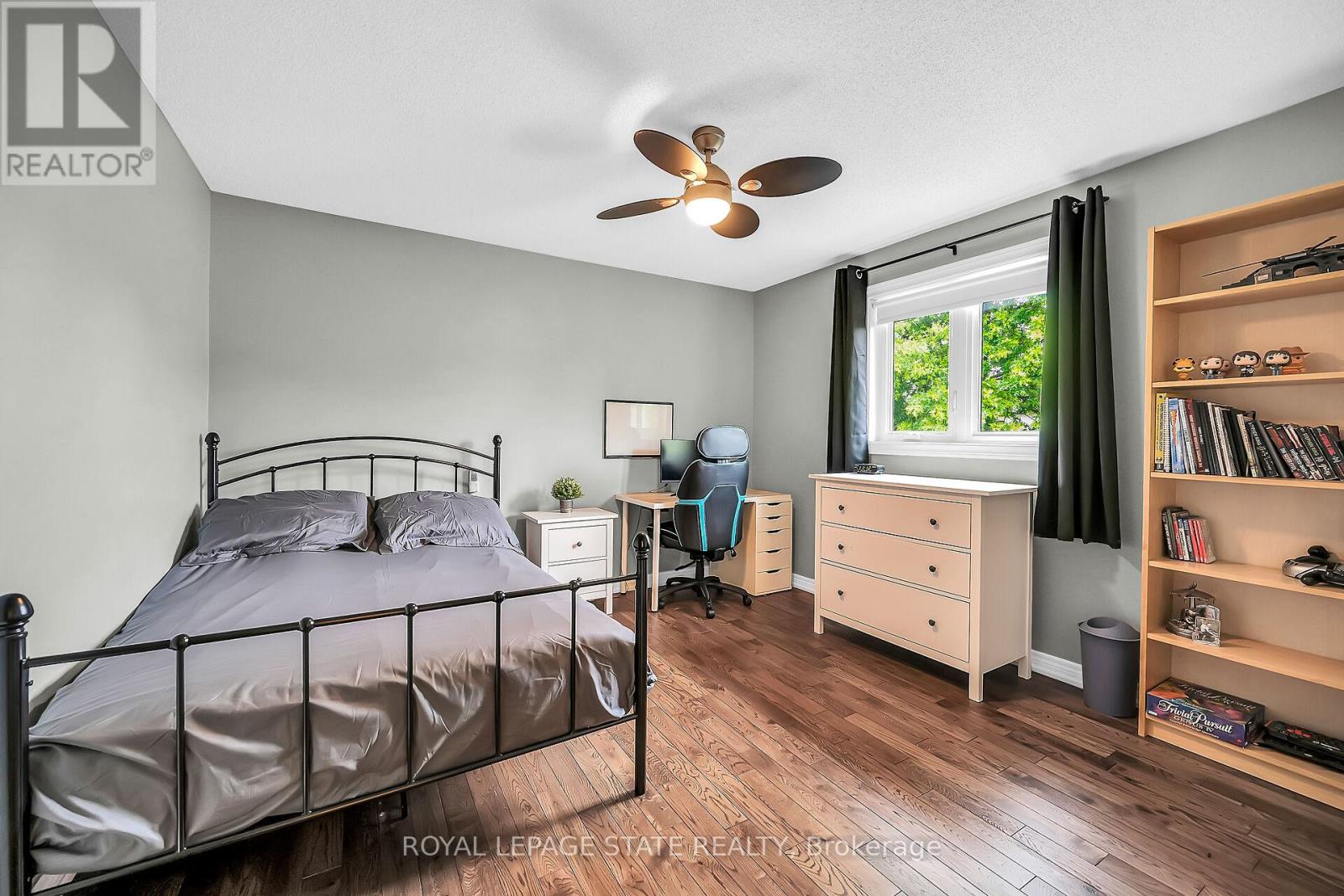 2371 Pathfinder Drive, Burlington, Ontario  L7L 6N8 - Photo 26 - W12934532