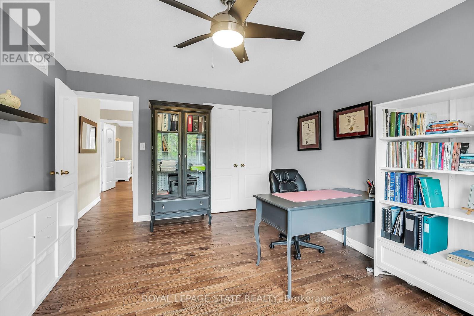 2371 Pathfinder Drive, Burlington, Ontario  L7L 6N8 - Photo 33 - W12934532