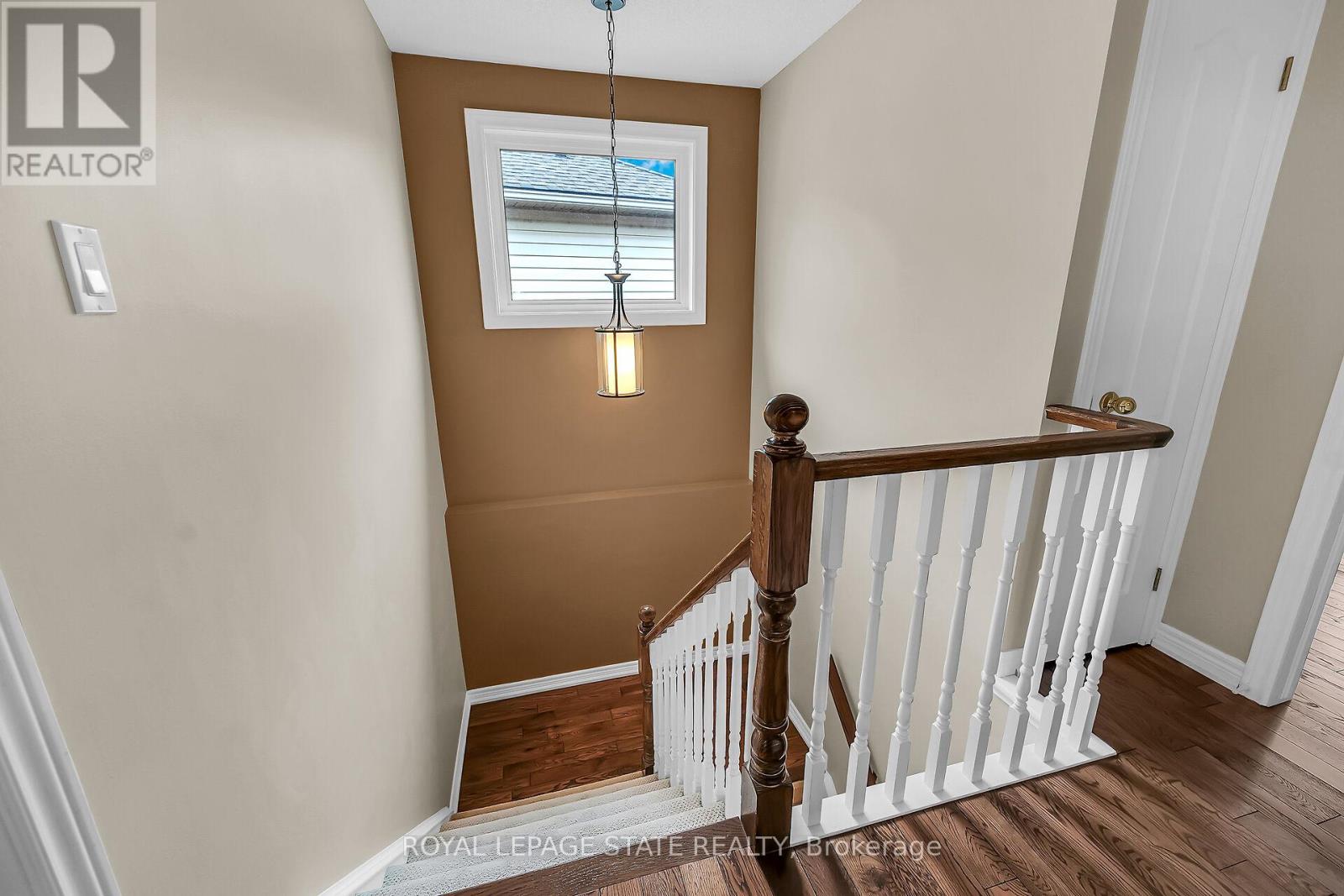 2371 Pathfinder Drive, Burlington, Ontario  L7L 6N8 - Photo 34 - W12934532