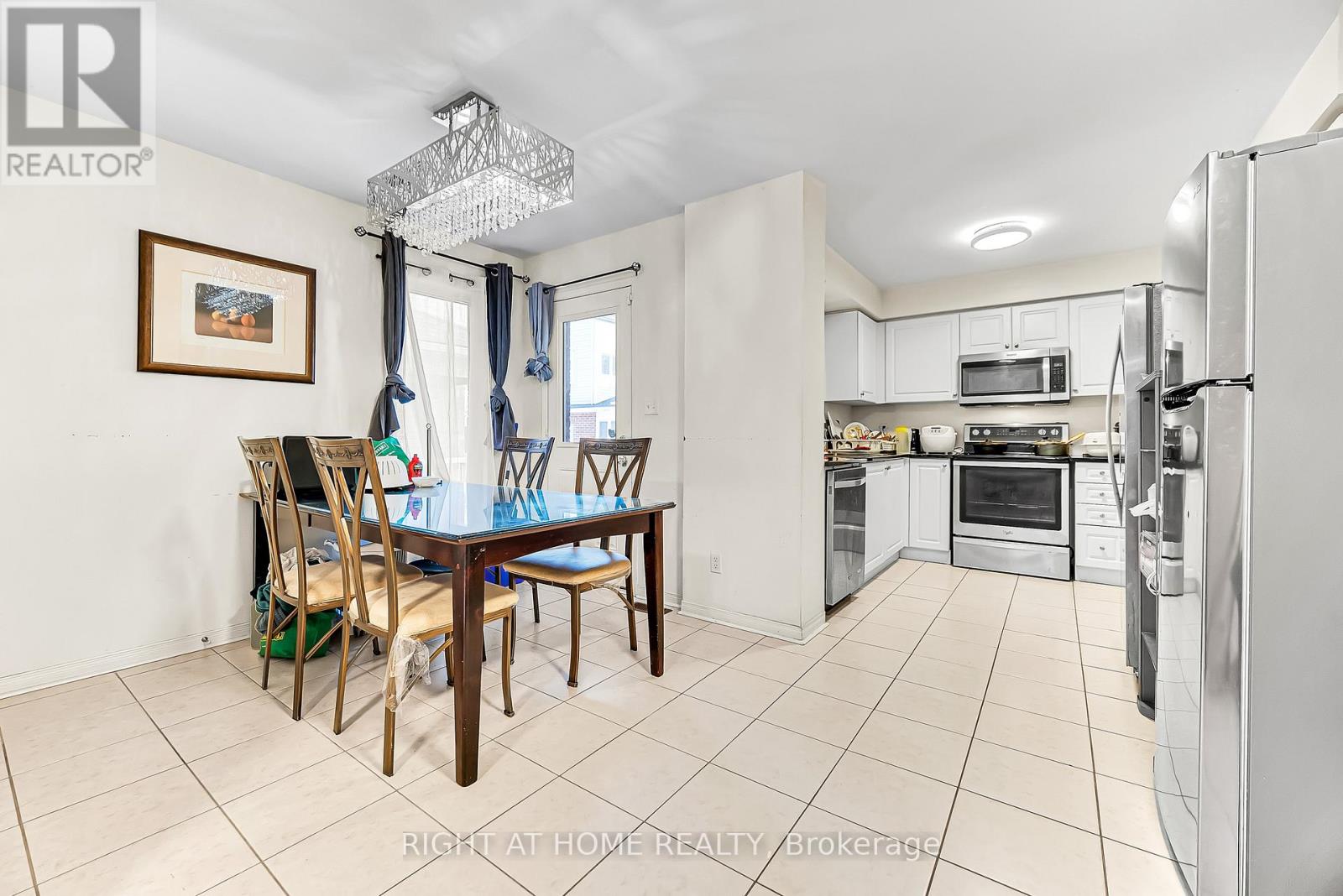 46 Odoardo Di Santo Circle, Toronto, Ontario  M3L 0E7 - Photo 15 - W12934560