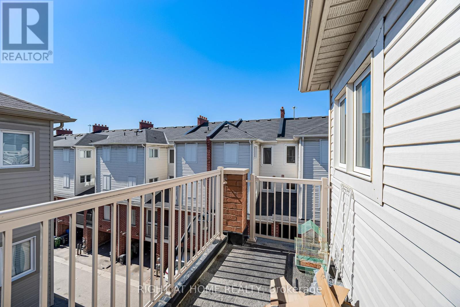 46 Odoardo Di Santo Circle, Toronto, Ontario  M3L 0E7 - Photo 17 - W12934560