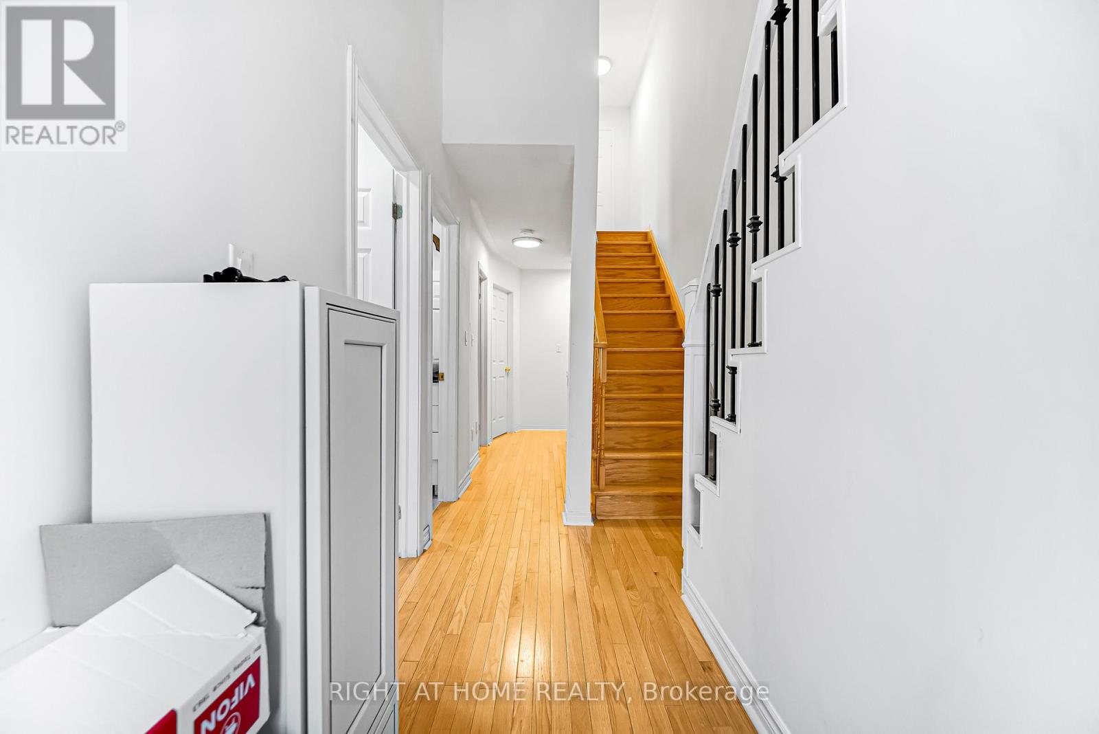 46 Odoardo Di Santo Circle, Toronto, Ontario  M3L 0E7 - Photo 18 - W12934560