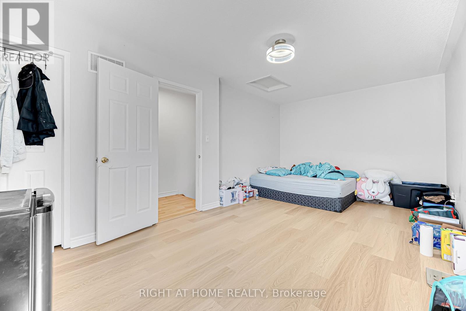 46 Odoardo Di Santo Circle, Toronto, Ontario  M3L 0E7 - Photo 19 - W12934560
