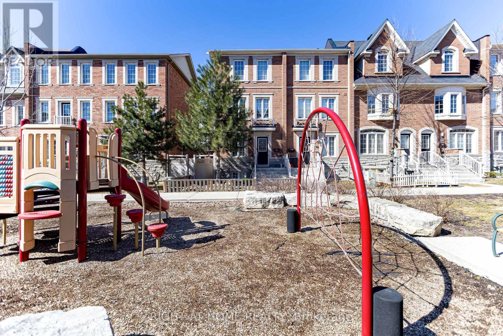 46 Odoardo Di Santo Circle, Toronto, Ontario  M3L 0E7 - Photo 26 - W12934560