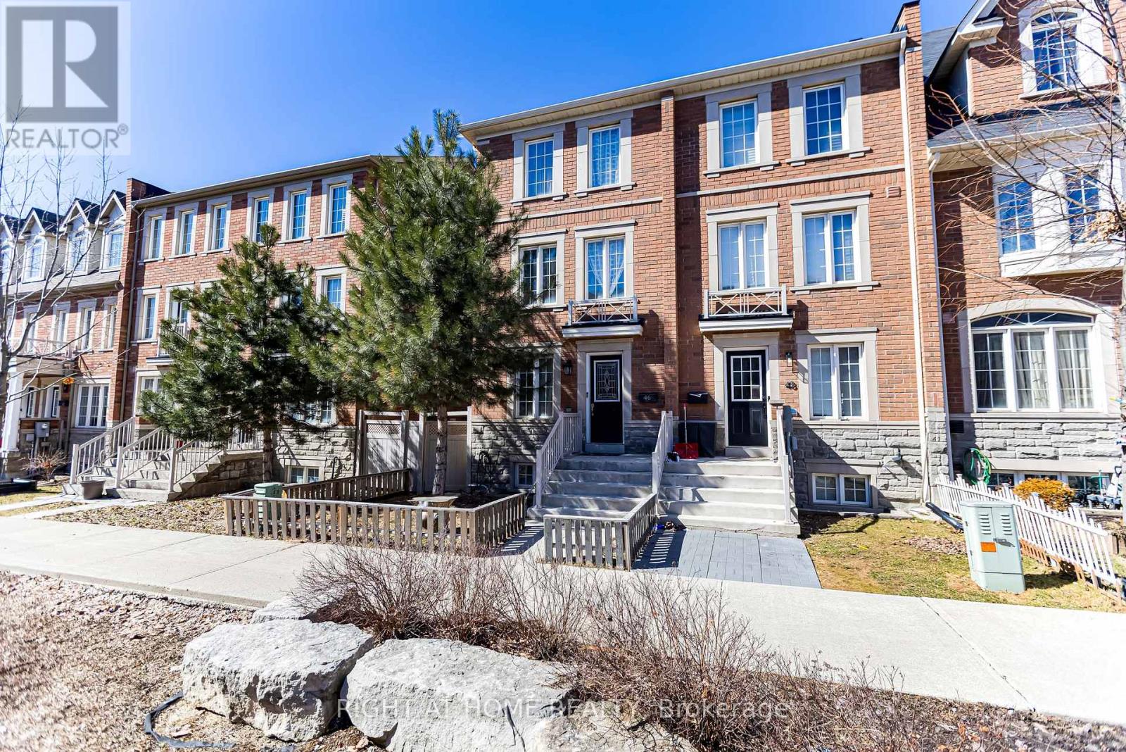 46 Odoardo Di Santo Circle, Toronto, Ontario  M3L 0E7 - Photo 3 - W12934560