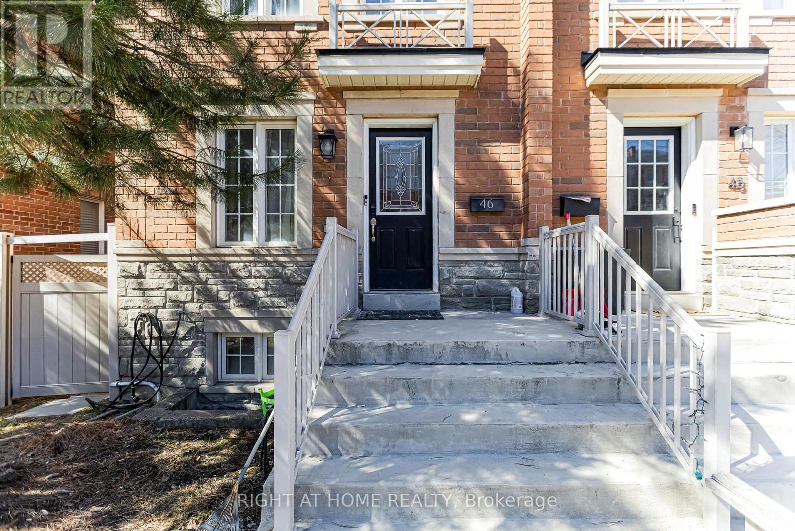 46 Odoardo Di Santo Circle, Toronto, Ontario  M3L 0E7 - Photo 4 - W12934560