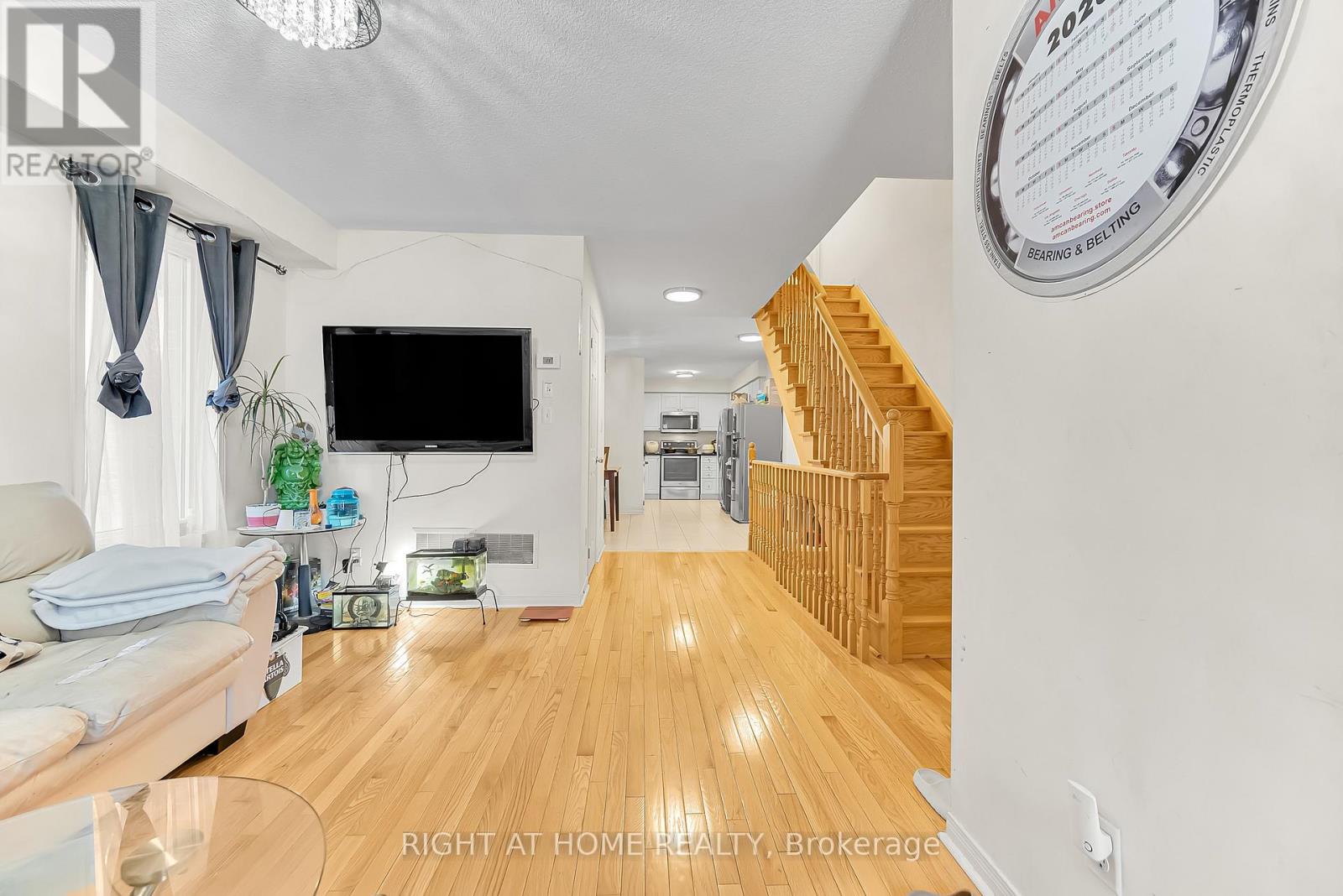 46 Odoardo Di Santo Circle, Toronto, Ontario  M3L 0E7 - Photo 5 - W12934560